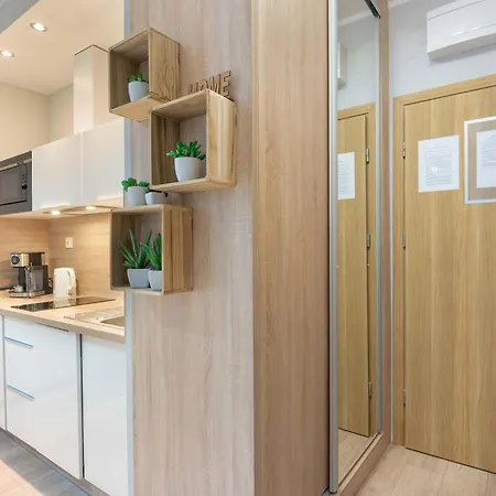 아파트 Comfortable With Mountain View And Outdoor Parking In By Renters 스클라르스카포렘바