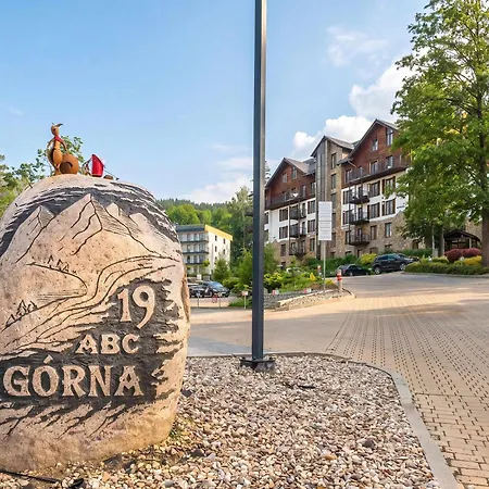 Comfortable With Mountain View And Outdoor Parking In By Renters